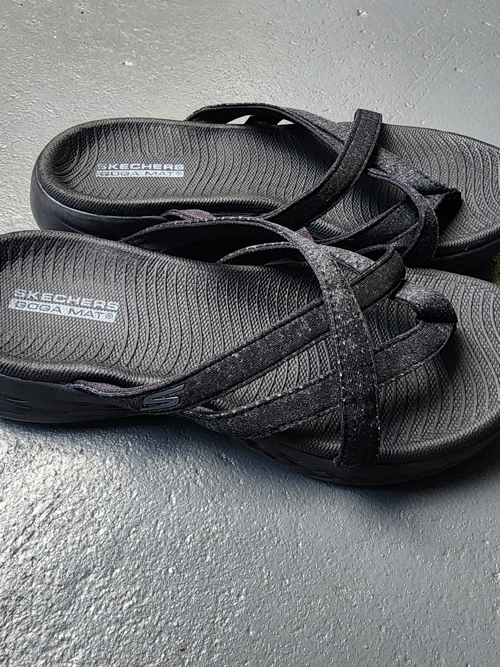 Skechers Goga Mat Sandals Women's Sz 7.5 Black Thong Flip Flops Slip On Cushion - Picture 2 of 5